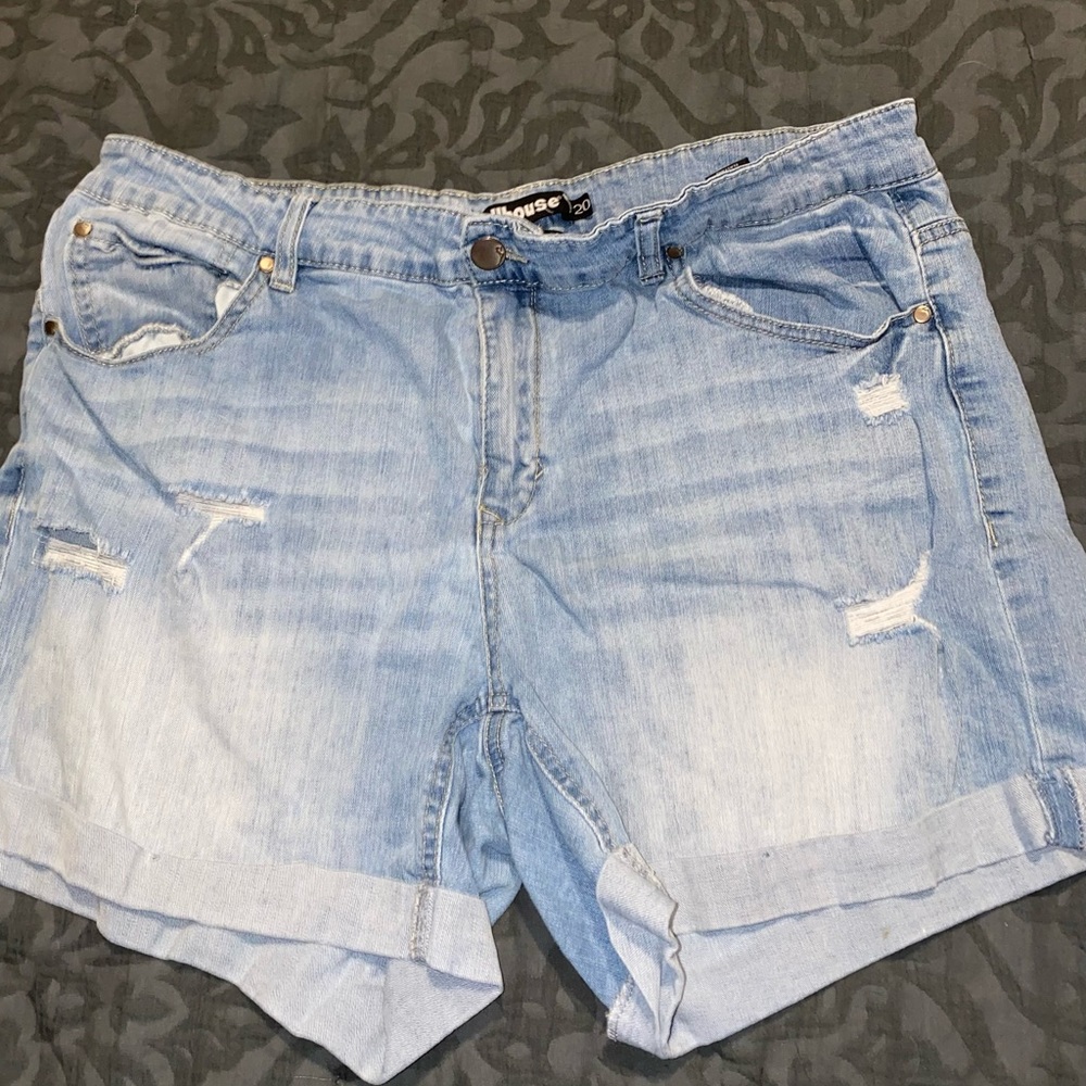 Dollhouse Dylan style Jean shorts. Size 20.
